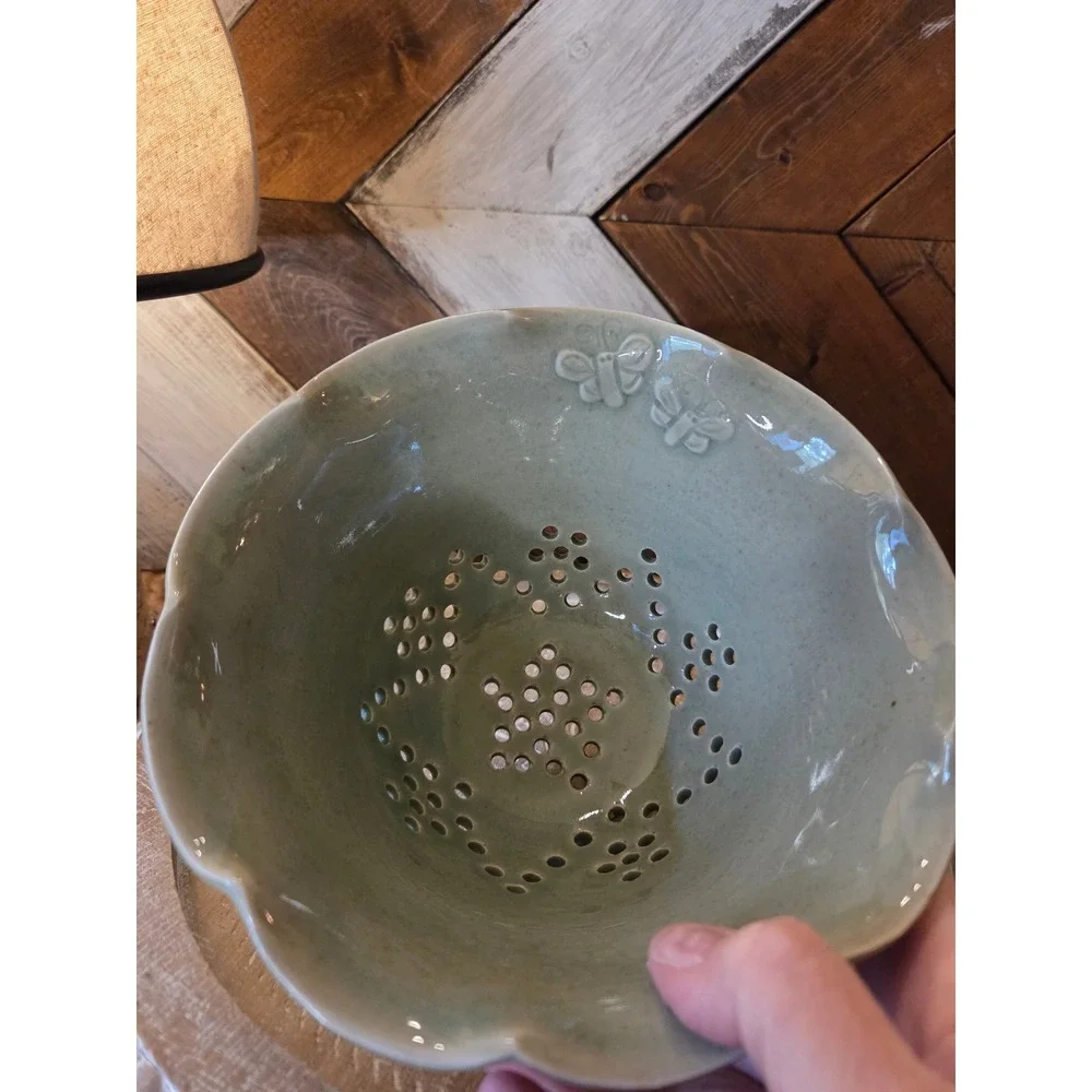 Ceramic Berry Bowl Colander Celadon Green Ivy Butterfly Scalloped Fruit Strainer